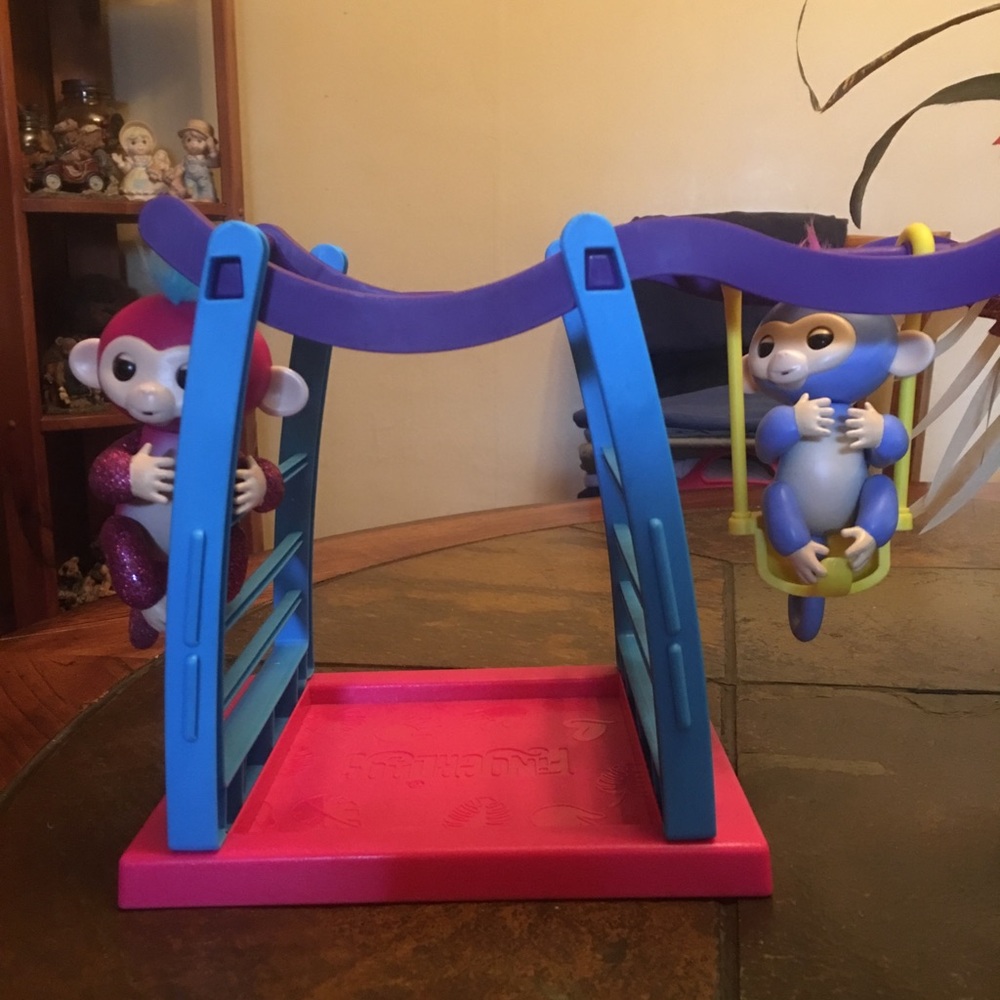 2 fingerlings by woowee